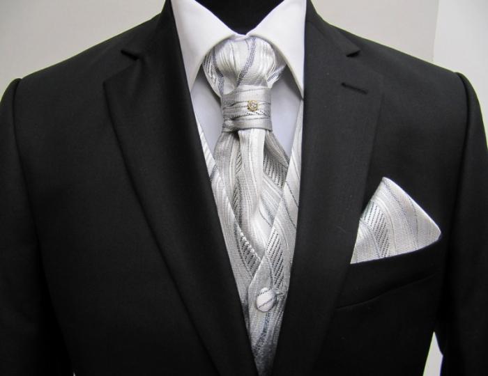 Plastron (Krawatte) mit Einstecktuch